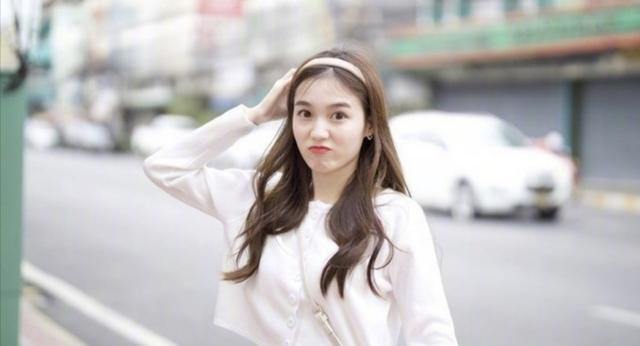 儷真護(hù)發(fā)知識(shí)：干洗發(fā)要「用對(duì)時(shí)機(jī)」，蓬松感有了，連臉都小了